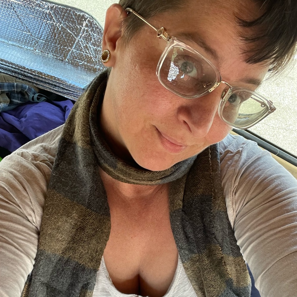 Meet your Posher, Crystal